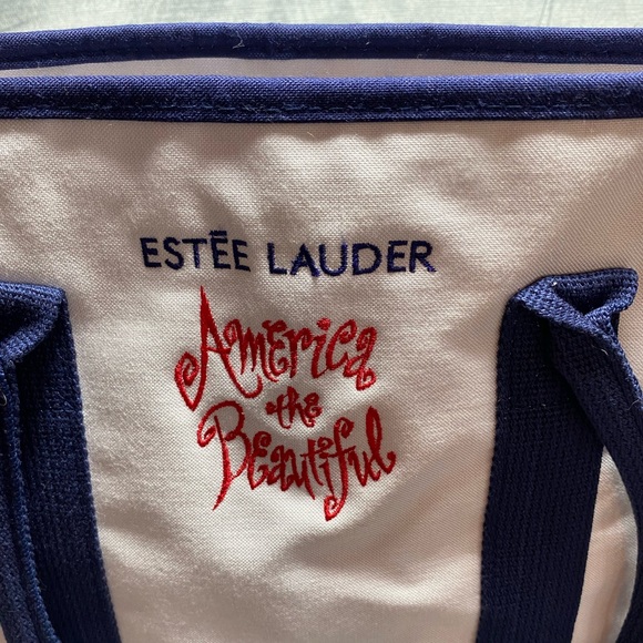 Estée Lauder NWT tote with full size products lipstick, self tanning spray,more - Picture 4 of 17